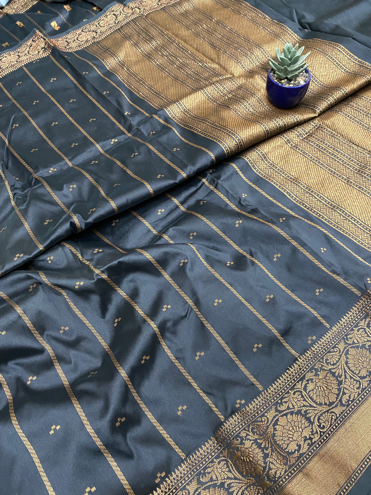 Soft Silk Stripe Booti Saree