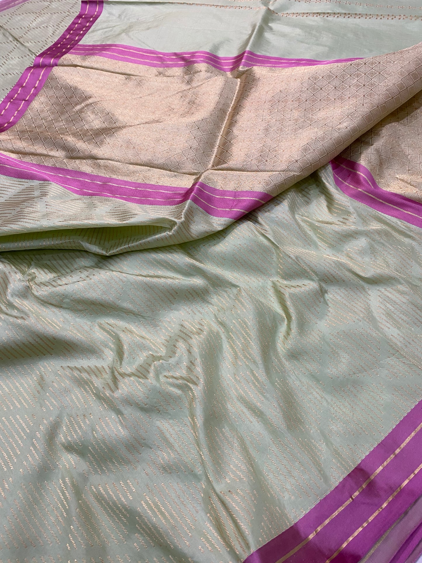 Pure Banarasi Katan Silk geometrical Design Saree