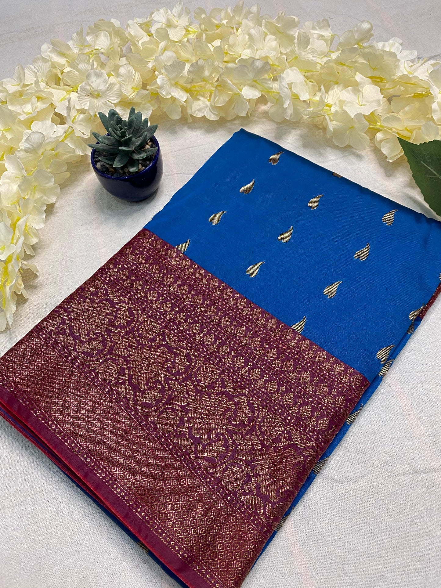 Banarasi Soft Silk Contrast Border Pallu Saree
