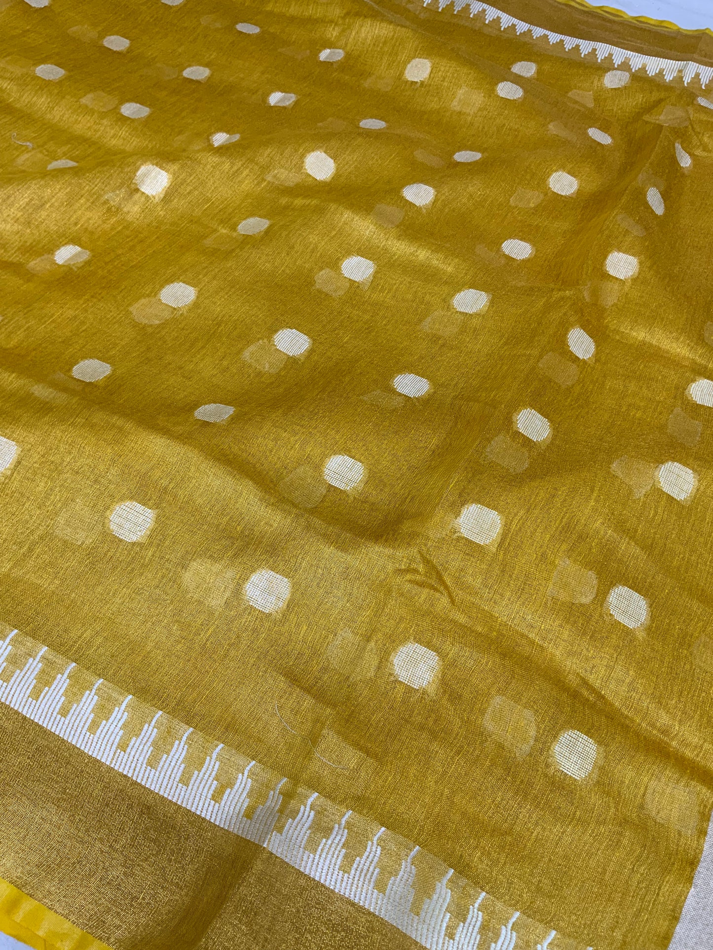 Linen Saree with Zari Patta Doller Booty