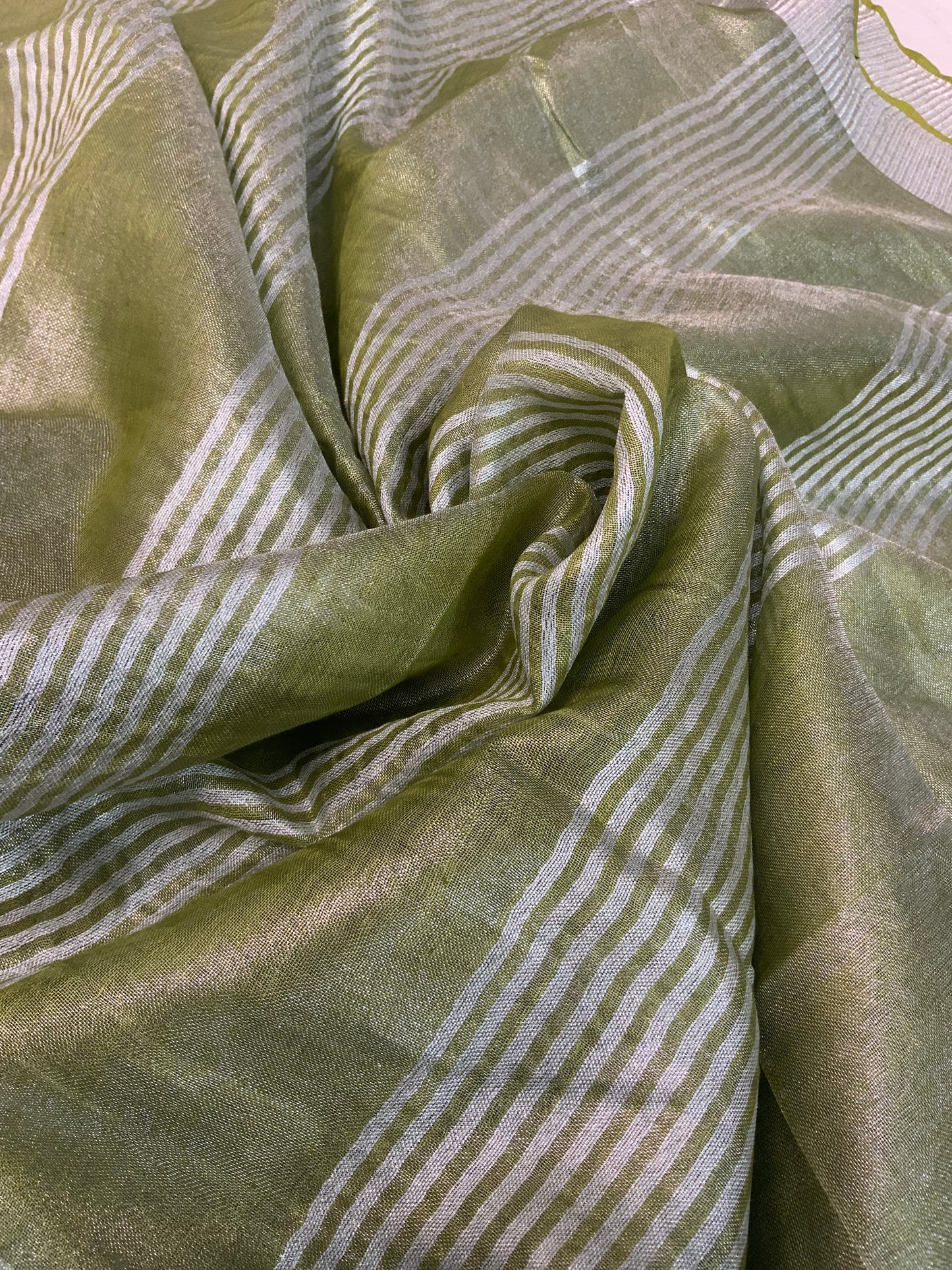 Linen Saree with Zari Patta